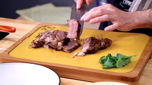 стейк рибай на сковороде