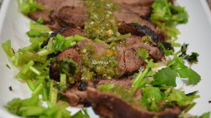 Рецепт стейка с соусом халапеньо чимичурри
