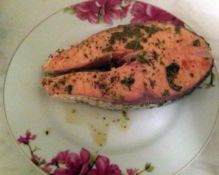 Стейк семги с базиликом