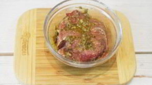 стейки с соусом адобо