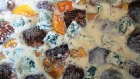 киш с тефтелями, тыквой и сыром дор блю