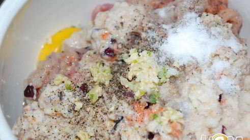 курино-свинные тефтели, запеченные в соусе