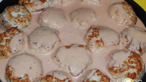 курино-свинные тефтели, запеченные в соусе