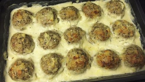 куриные тефтели с сюрпризом в сливочном соусе