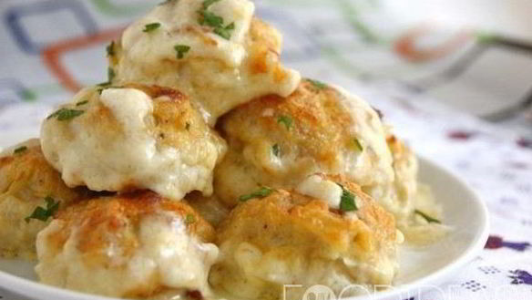 Рецепт Куриных тефтелей в сливочном соусе