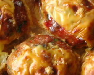 Свекольно-мясные тефтели с грибной начинкой