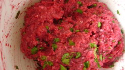 свекольно-мясные тефтели с грибной начинкой