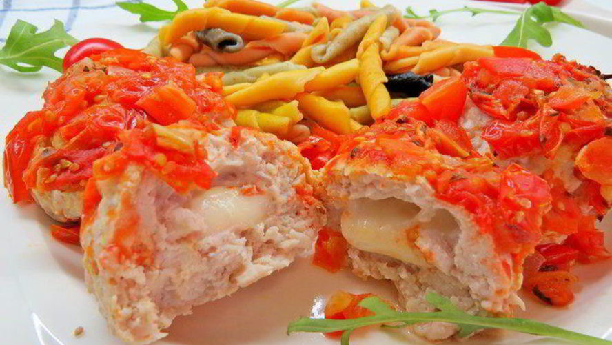 Рецепт тефтелей из индейки с моцареллой в томатном соусе