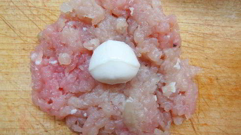 тефтели из индейки с моцареллой в томатном соусе