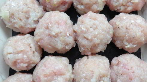 тефтели из индейки с моцареллой в томатном соусе