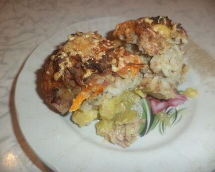 Тефтели на овощной подушке