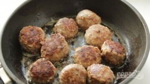 тефтели под грибным соусом