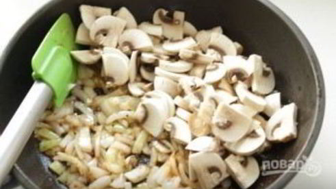 тефтели под грибным соусом