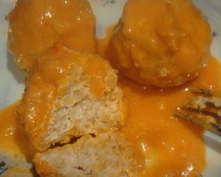 Тефтели с булгуром в сливочно-томатном соусе