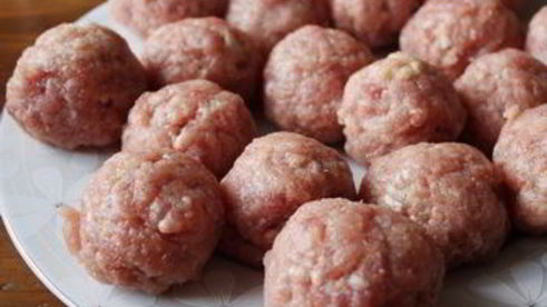 тефтели с чесночным хлебом