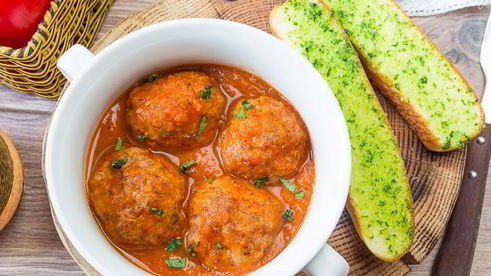 тефтели с чесночным хлебом