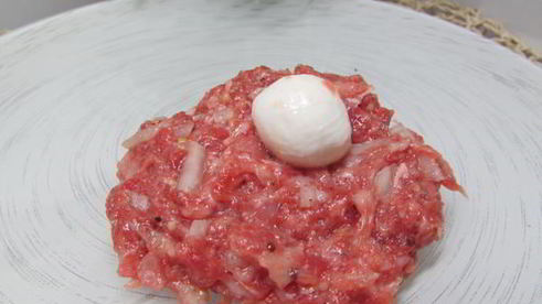 тефтели в беконе с начинкой из моцареллы