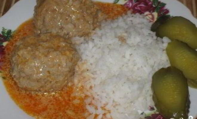 Тефтели в кастрюле