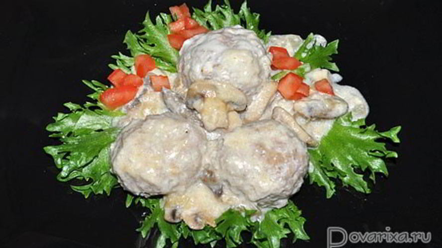 Рецепт тефтелей в сырно-грибном соусе