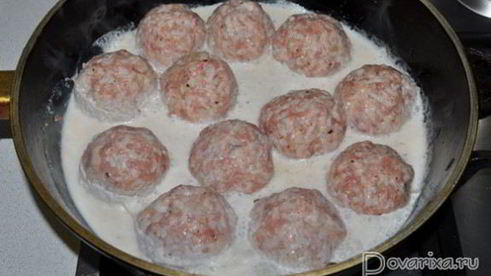 тефтели в сырно-грибном соусе