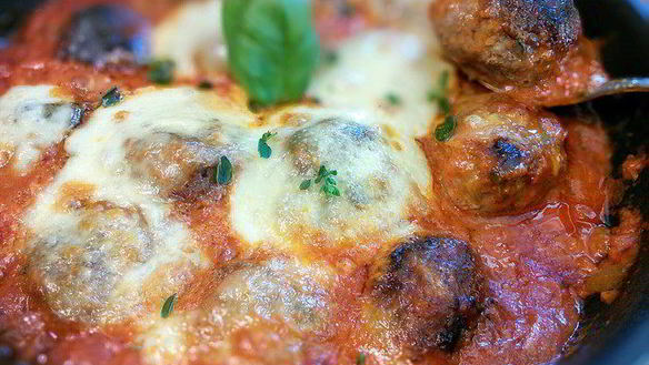 Рецепт Тефтелей, запеченных с моцареллой