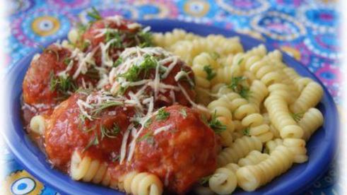 тефтельки в красном соусе