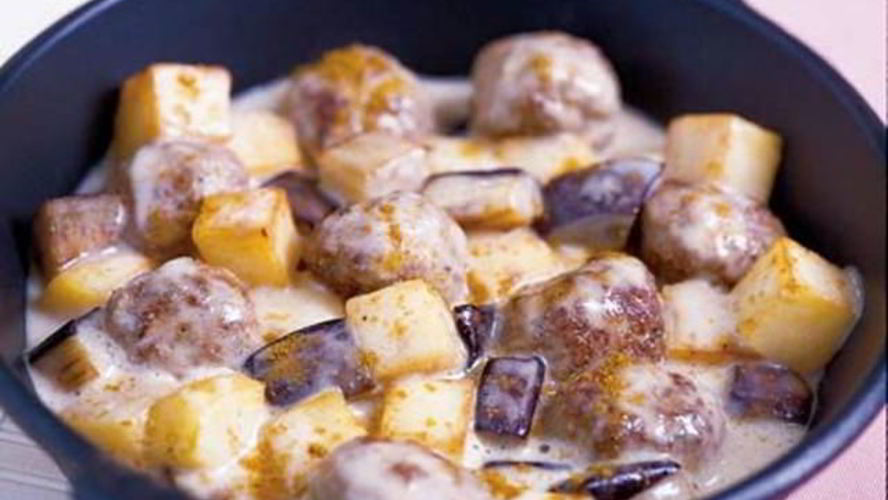 Рецепт жареных баклажанов и картофель с острыми тефтельками