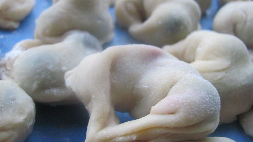 Рецепт домашних вареников с черникой