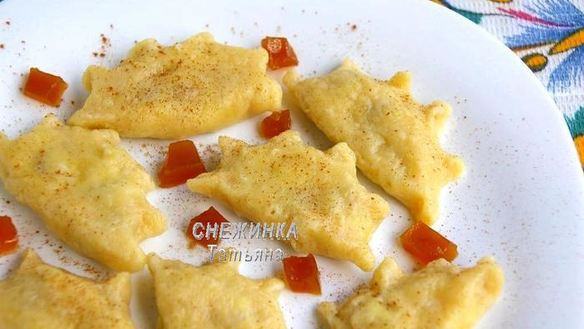 Рецепт Вареников из картофельно-тыквенного теста с начинкой из рикотты и вишни