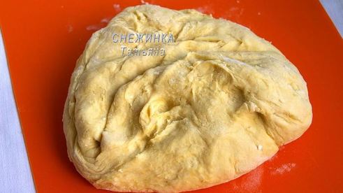 вареники из картофельно-тыквенного теста с начинкой из рикотты и вишни