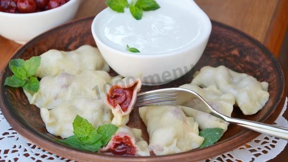 Рецепт Вареников на пару в мультиварке с вишнями