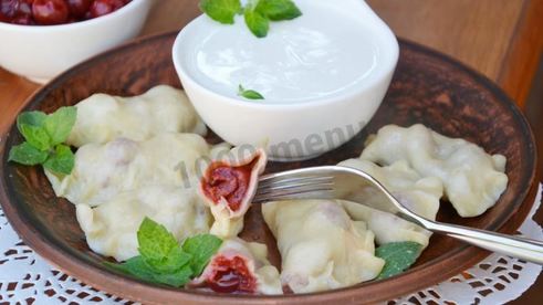 вареники на пару в мультиварке с вишнями