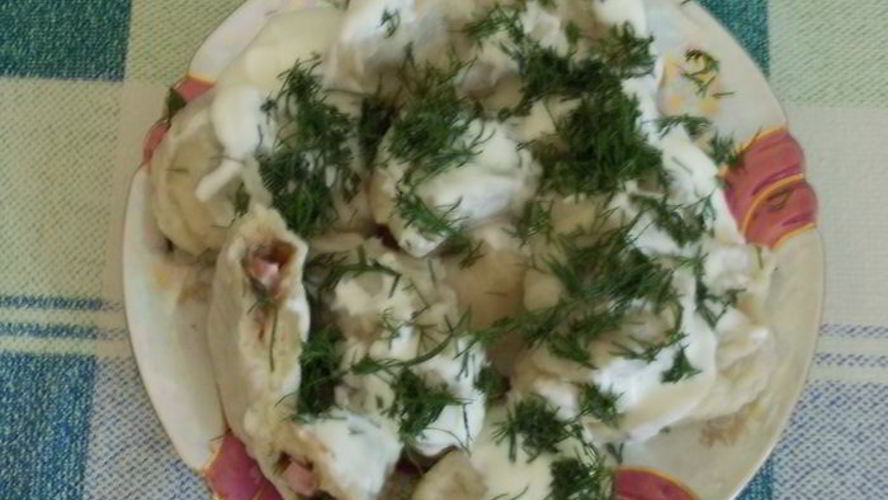 Рецепт вареников с фасолью, ветчиной и укропом