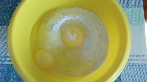 вареники с фасолью, ветчиной и укропом