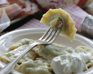 Вареники с картофелем, беконом и укропом