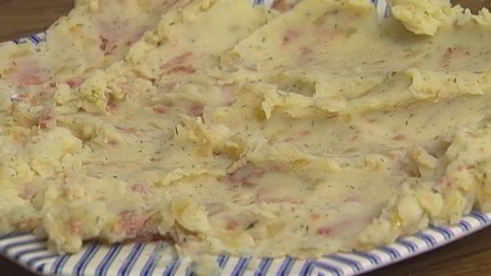 вареники с картофелем, беконом и укропом