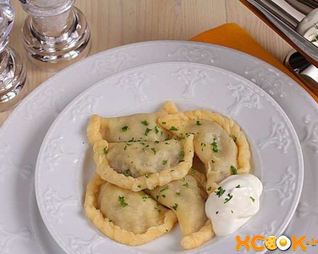 Вареники с картошкой и сушеными грибами