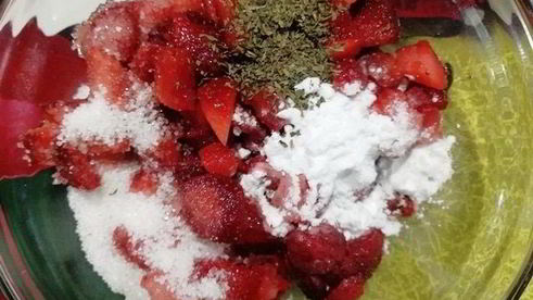 вареники с клубникой и мятой