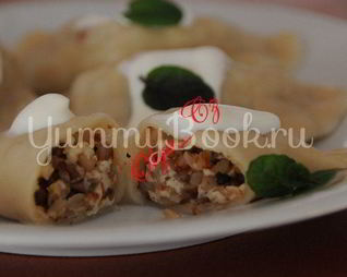 Вареники с творогом, гречневой кашей и мятой