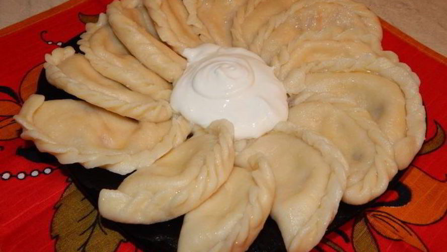 Рецепт вареников с творогом и финиками