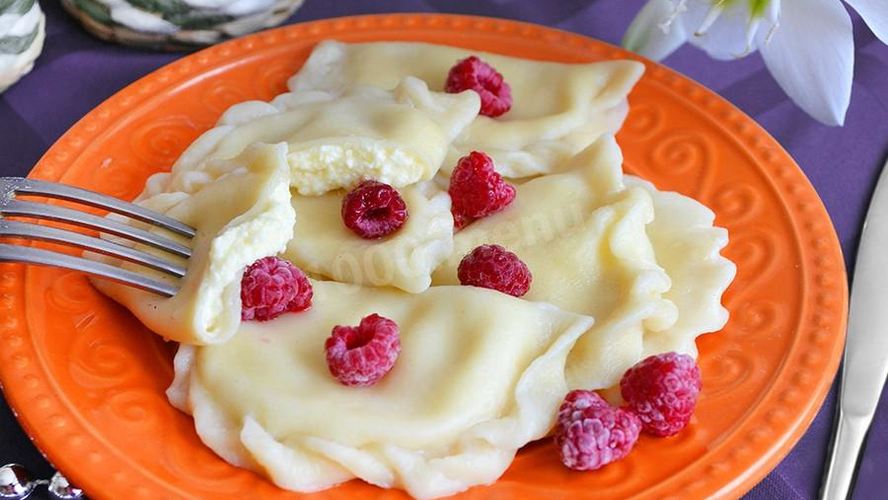 Рецепт вареников с творогом на кефире