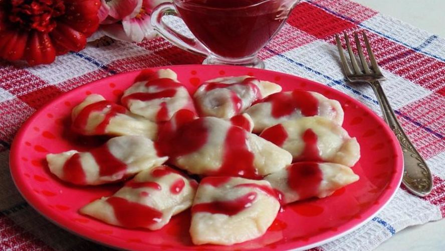 Рецепт вареников с вишней замороженной