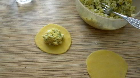 вареники с яйцом, зеленью и сыром фета