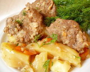 Пьяноежаркое из говядины запеченное в горшочке