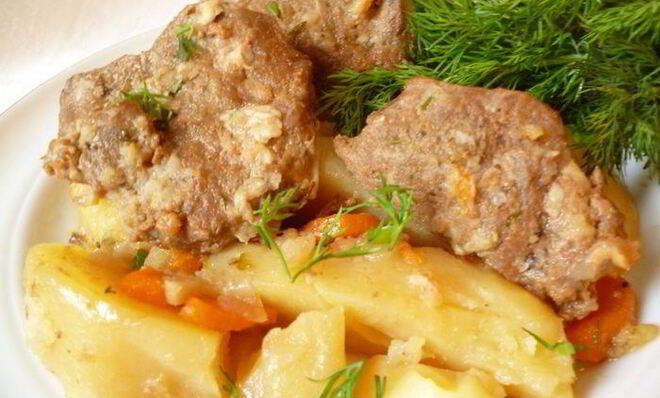 Пьяноежаркое из говядины запеченное в горшочке