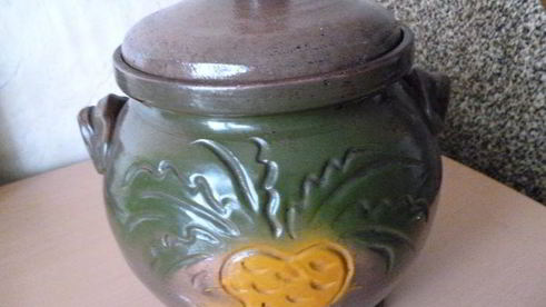 пьяноежаркое из говядины запеченное в горшочке