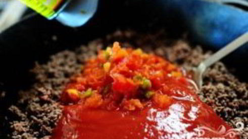 жаркое из говядины с фасолью и помидорами