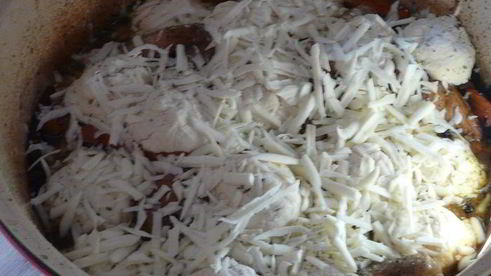 жаркое из курицы с булочками с сыром