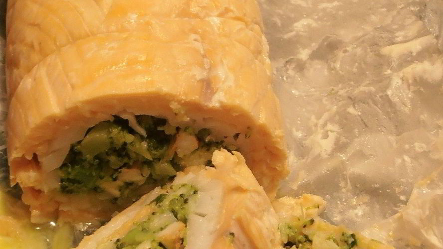 Рецепт жаркого из лосося и баккала с начинкой из красных креветок