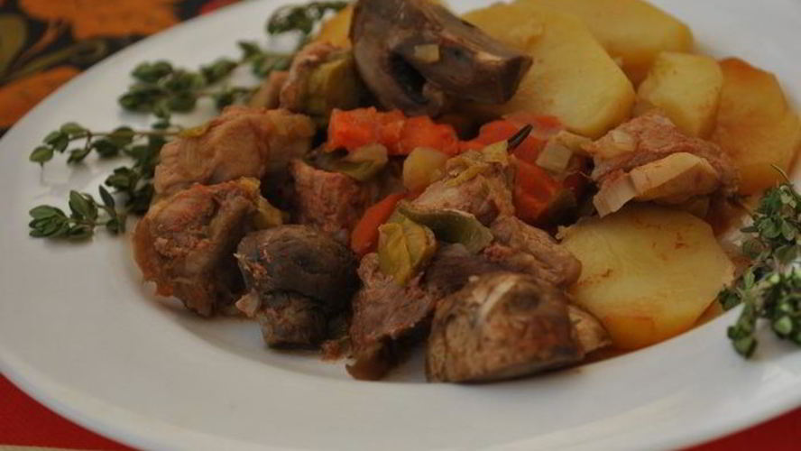 Рецепт жаркого с мясом и картофелем по-новому